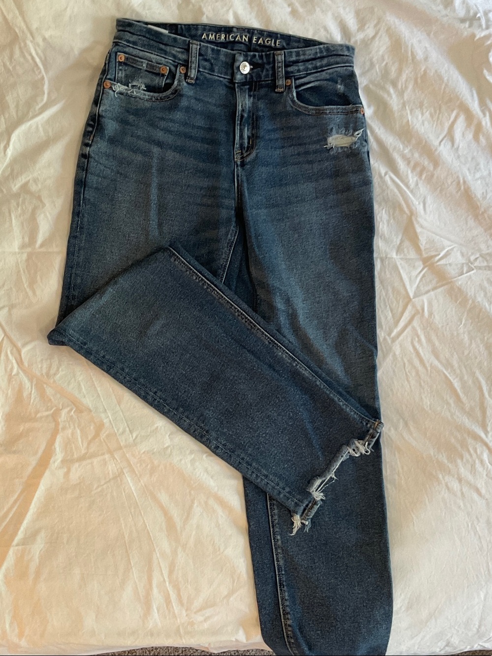 American Eagle Outfitters Women's Dark Wash Curvy Straight Jeans with Frayed Hem